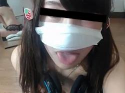 おっぱい丸出しでライブチャットオナニーしちゃう女子校生ww